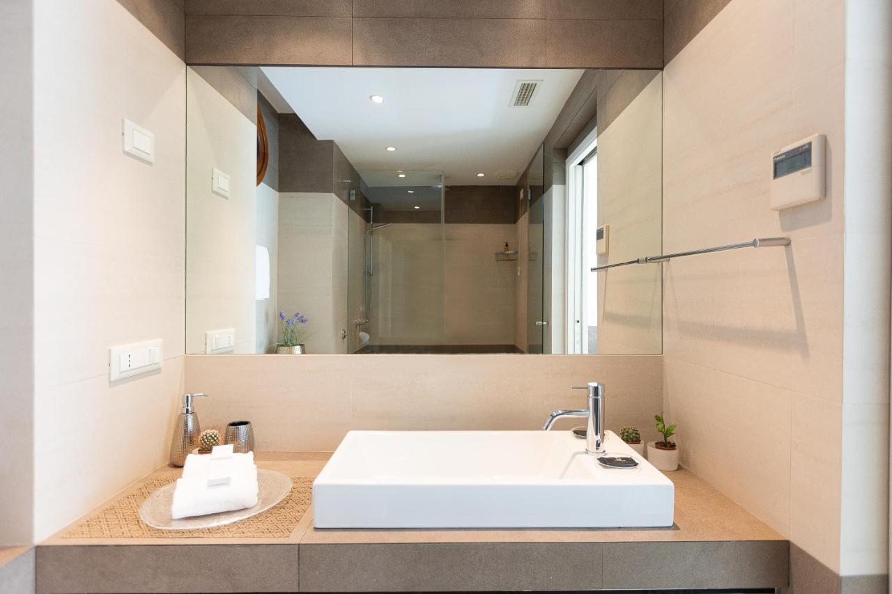 Lovely Cozy Nazionale 4 Apartment Рим Екстериор снимка